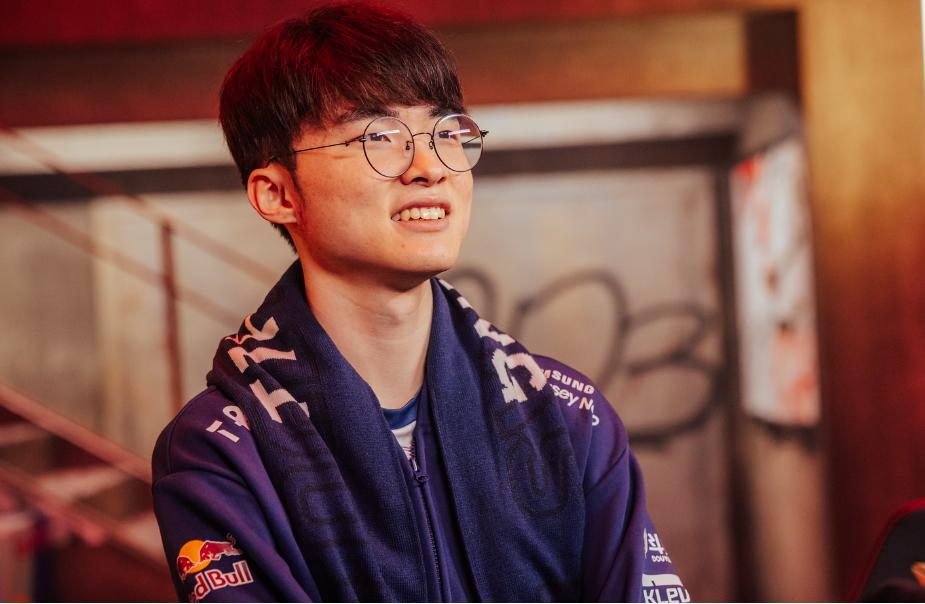 DWG不断突破！，Faker连续七场比赛得分超过大比分获胜赛场气氛高涨的简单介绍-爱游戏欢迎页