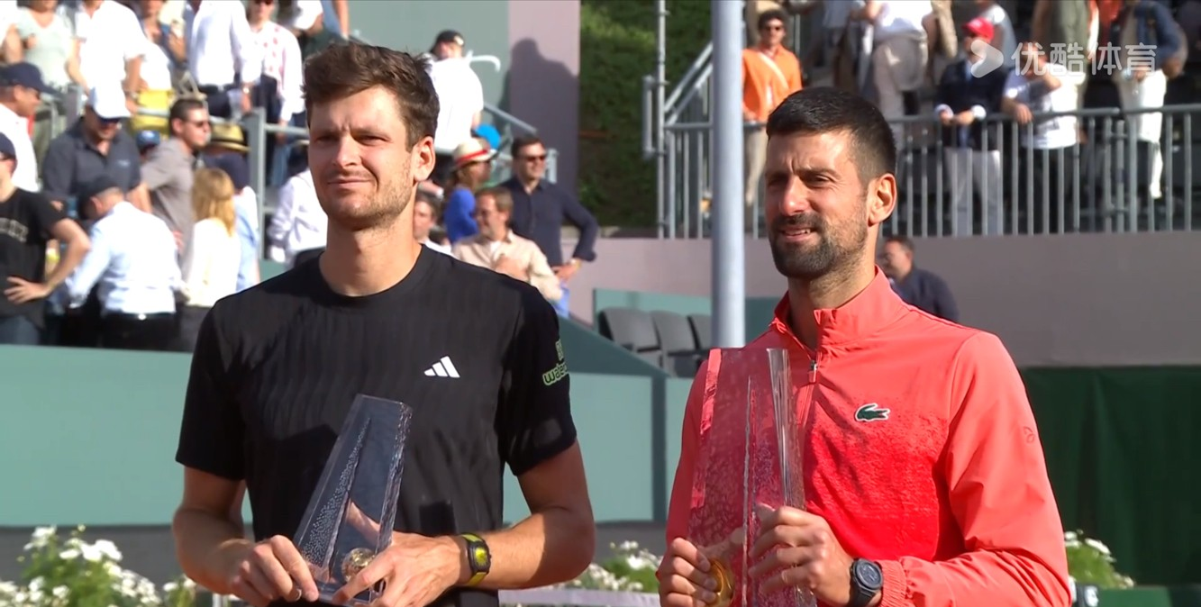 德约科维奇在巴黎圣日耳曼比赛中领先优势明显，险胜引发热议！赛场气氛高涨的简单介绍-爱游戏欢迎页