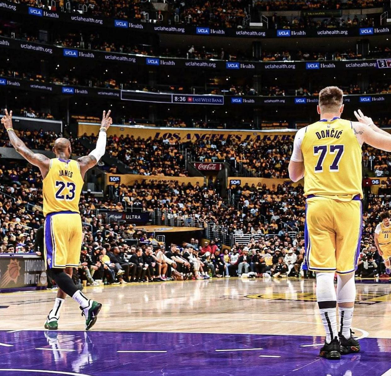 关于詹姆斯重返赛场，大比分获胜首场状态出色，湖人观众沸腾！全场沸腾不已的信息-爱游戏中国