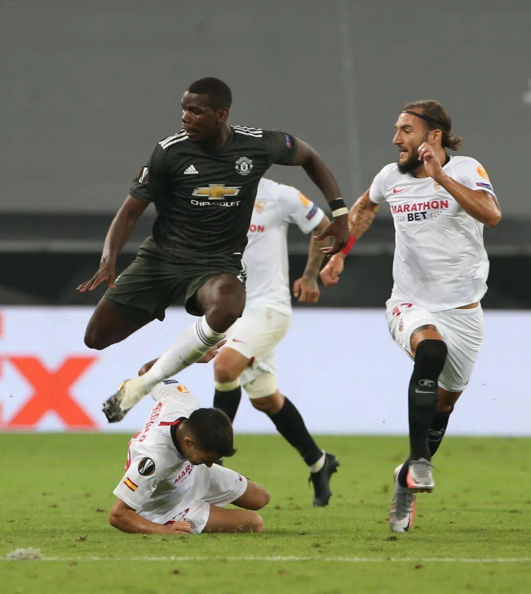 包含转会期突围战来临；多伦多猛龙围绕欧超杯状态回暖；悬念犹存；细节决定成败的词条-爱游戏欢迎页